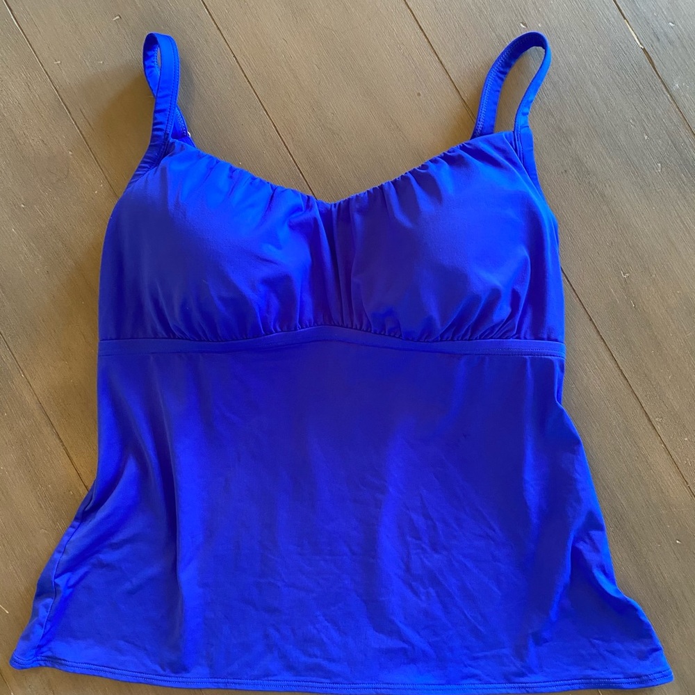 Coco Reef NWOT 34D